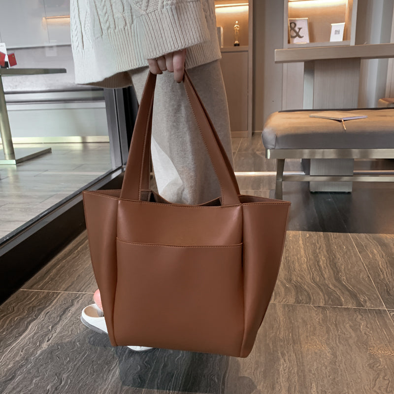 Brown Women's Leather Shoulder Bag - Classic Plain Handbag - skyjackerz