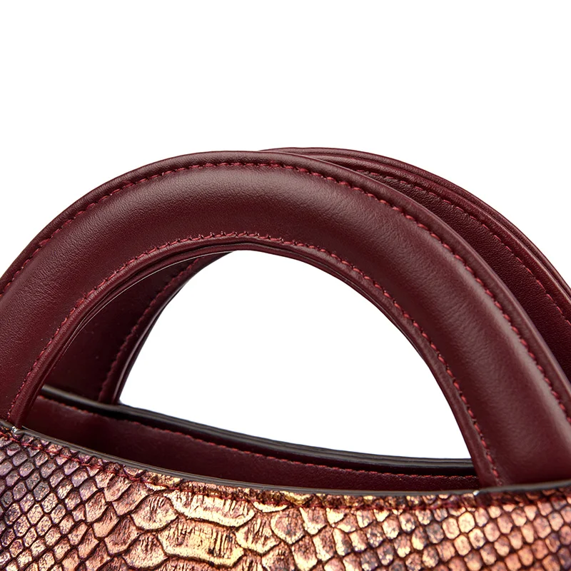 Gold Women's Leather Handbag - Crocodile Pattern Shoulder Bag - skyjackerz